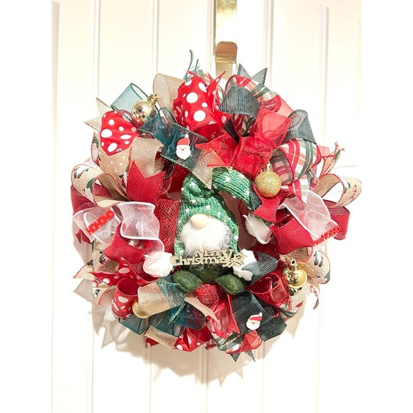 Handmade 13 inch Christmas Gnome Ribbon Wreath MW2 - Picture 9 of 9